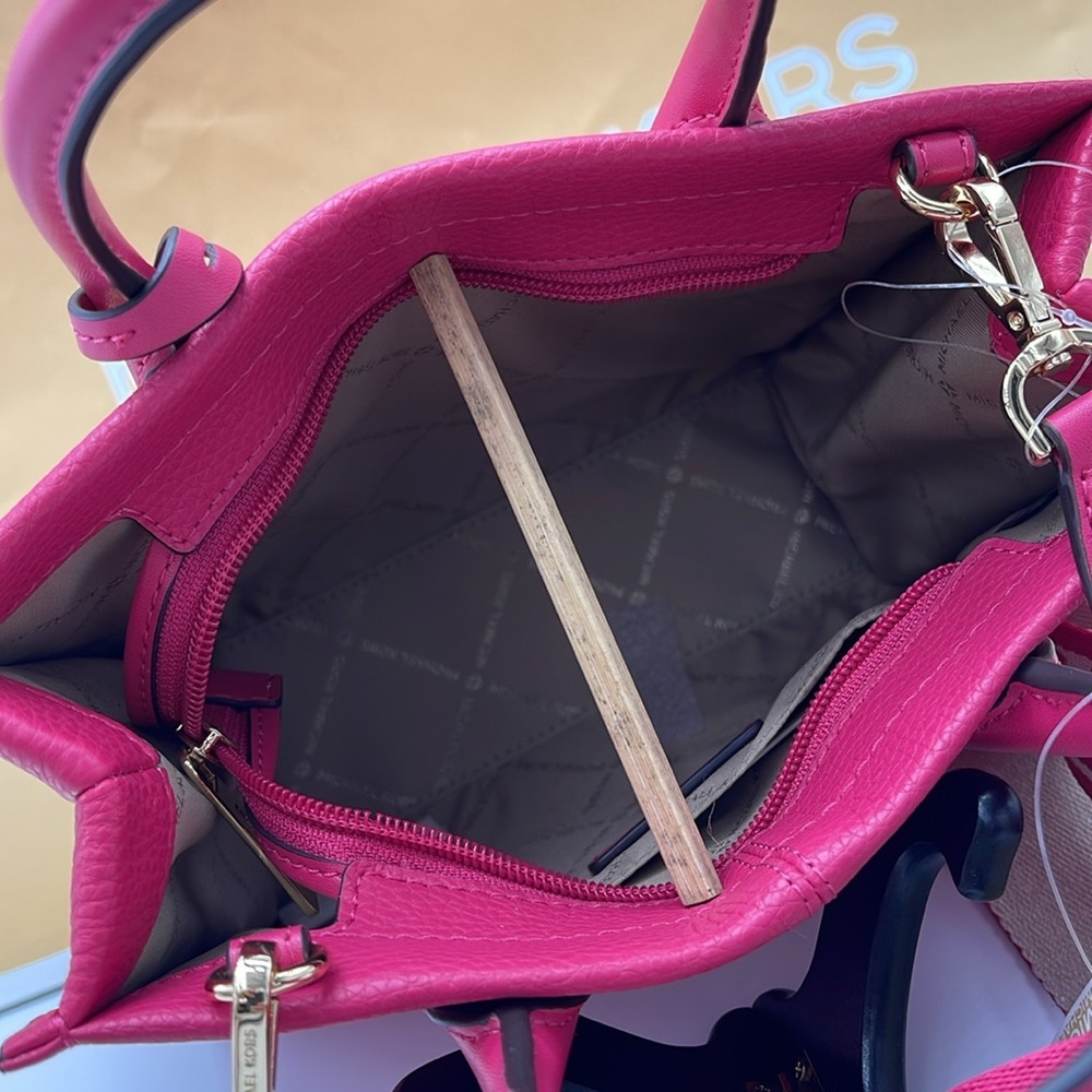 MICHAEL KORS
Mirella Sm Pebbled Leather Crossbody Bag Tote
Electric Pink
NWT - Picture 9 of 16